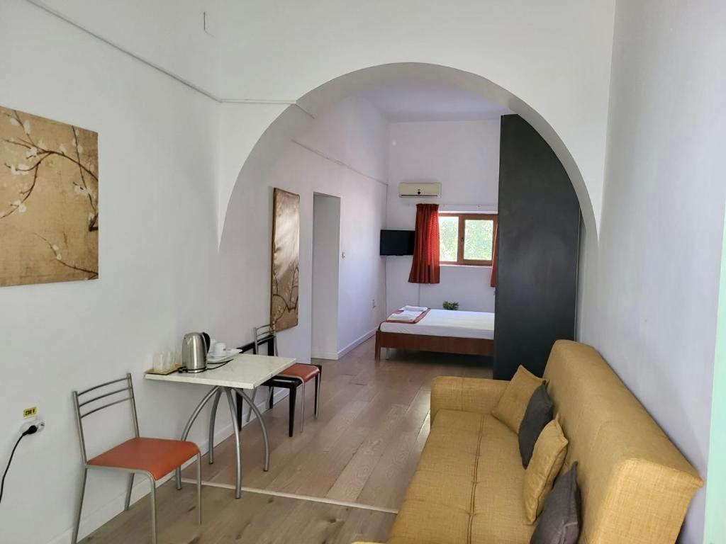 Hostel Cazino Nord *